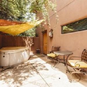 The At Thunder Mountain Bed & Breakfast
